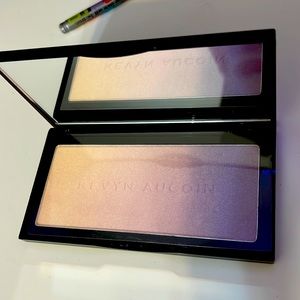 Kevyn Aucoin The Neo-Limelight Highlighter